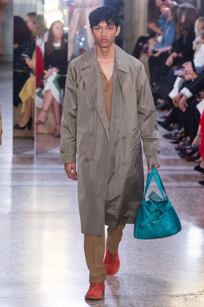 Look 39